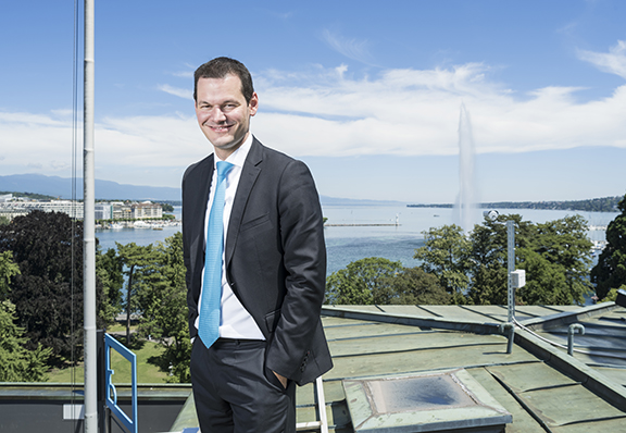 Pierre Maudet Pierre Maudet, conseiller d'Ètat genevois et candidat prÈsumÈ au conseil fÈdÈral. GenËve, 4 juillet 2017. Sur le toit de l'hÙtel MÈtropole.